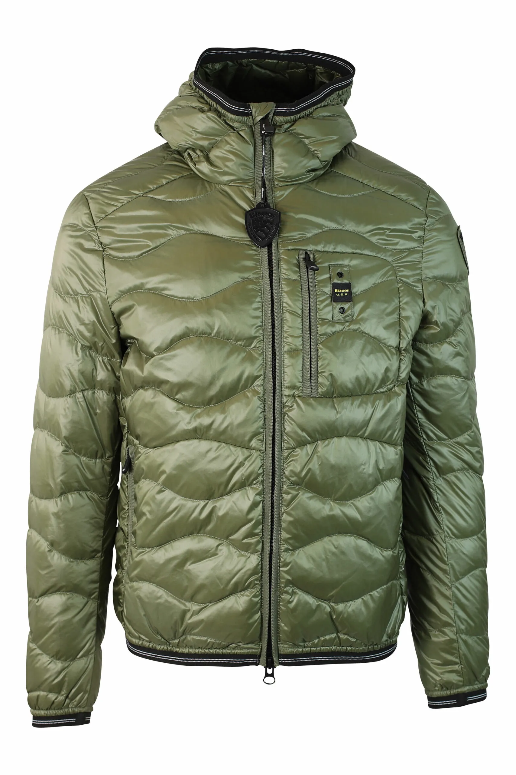 Chaqueta verde con lineas onduladas y parche
